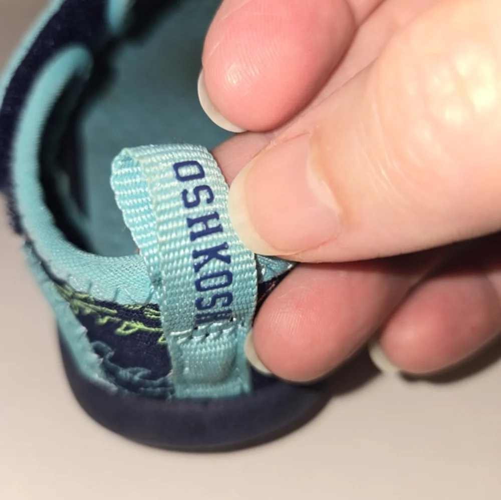 CLEARANCE OSHKOSH Toddler 7M Water Sandals